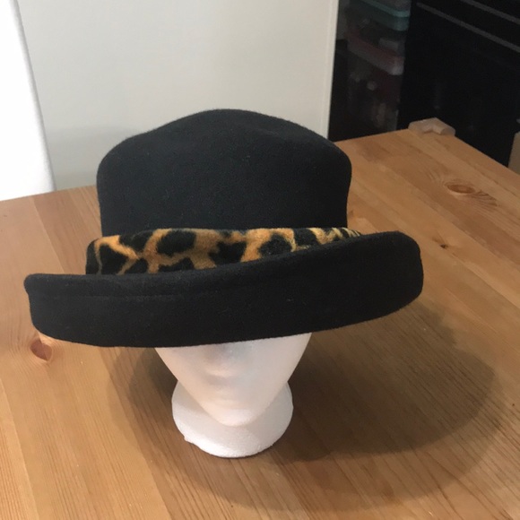 Accessories - Wool Black Leopard Print Hat early 90’s